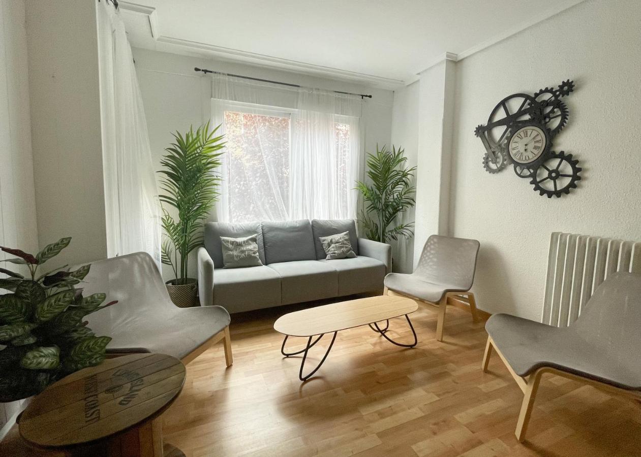 Az The Bridge Hostel - Coliving Saragossa Zewnętrze zdjęcie
