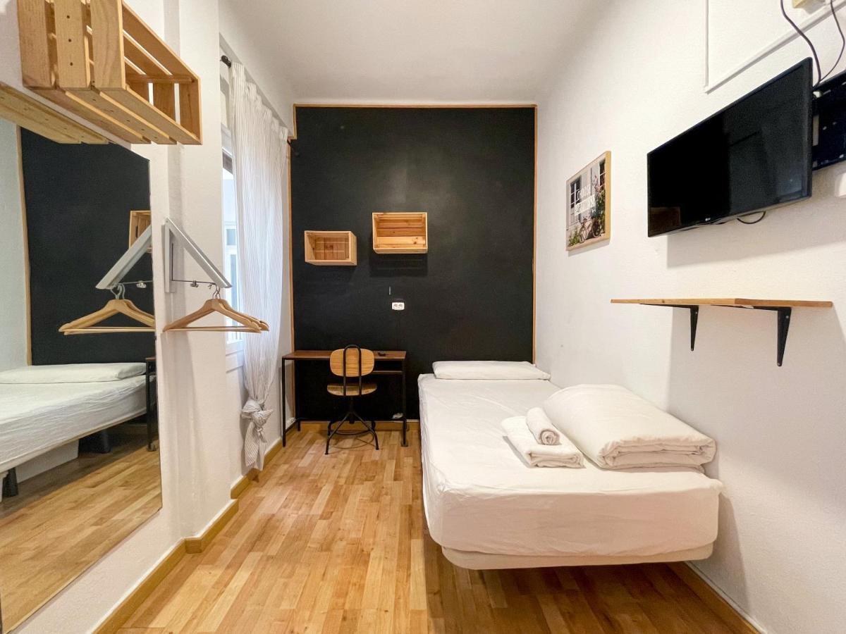 Az The Bridge Hostel - Coliving Saragossa Zewnętrze zdjęcie
